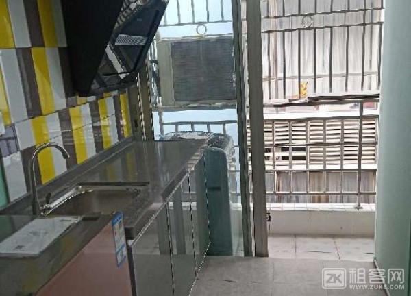 宝安超大单间，独立阳台，房东直租-4