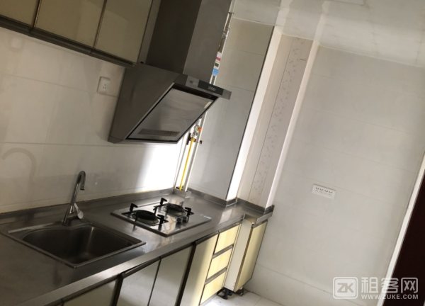 世融嘉轩三室两厅出租-4