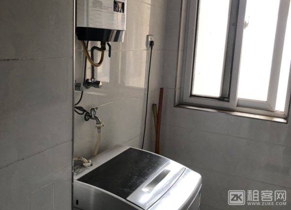 世融嘉轩三室两厅出租-5