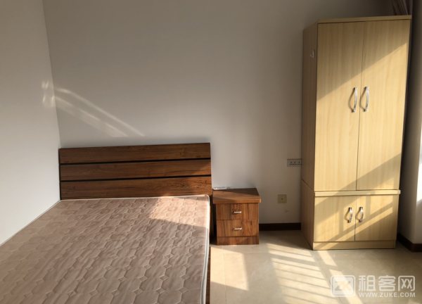 世融嘉轩三室两厅出租-3