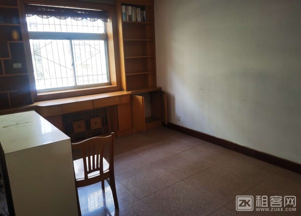 咸阳乐育北路三室两厅精装房-6