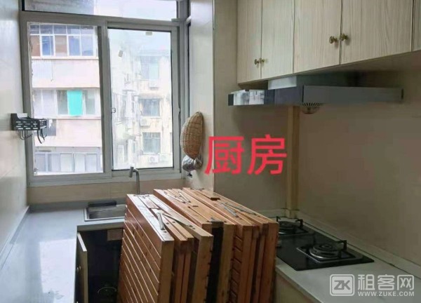 紧邻名校，交通便利，闹中取静
-5