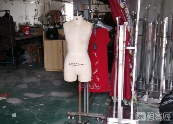 金尚路板上地铁口附近厂房出租-3