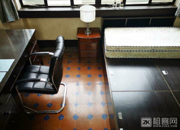 地铁房+学区房——外滩上海大楼2室1厅1卫月租一万-4