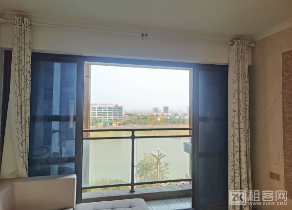 个人出租免中介，东莞横沥镇御江一号，临近江边公园，新装修首次出租，电梯房-3