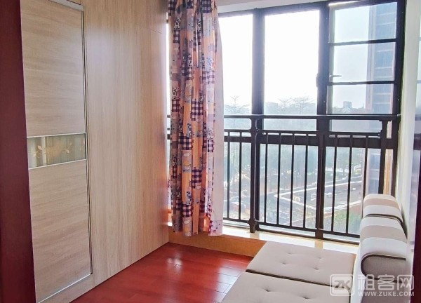 个人出租免中介，东莞横沥镇御江一号，临近江边公园，新装修首次出租，电梯房-4