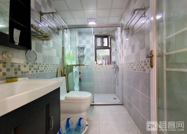 重庆融创凡尔赛3室2厅2卫出租-5